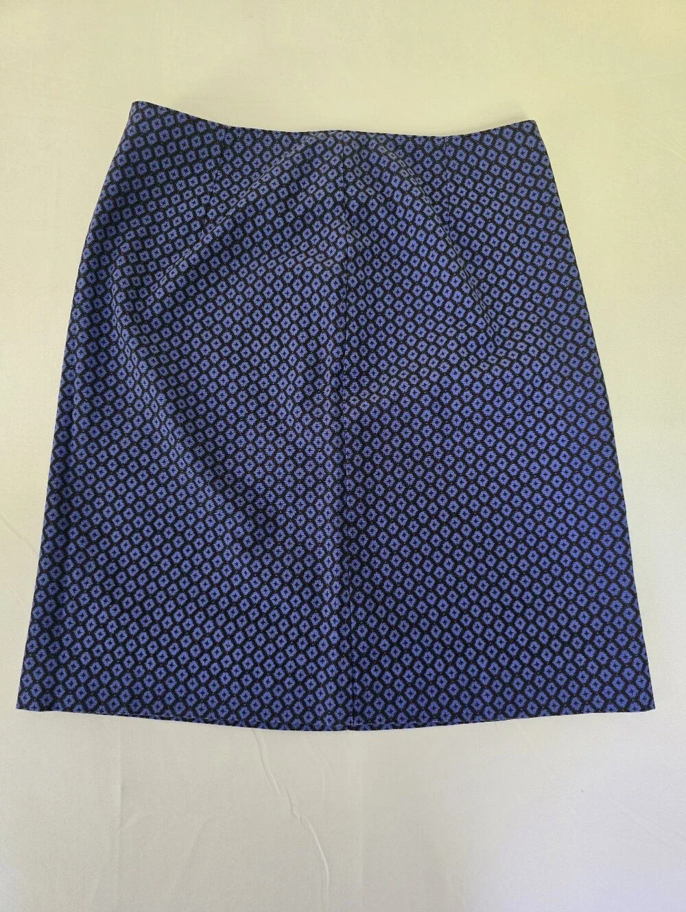 L.L.Bean Favorite Fit Blue Skirt Size 2 - Picture 2 of 10